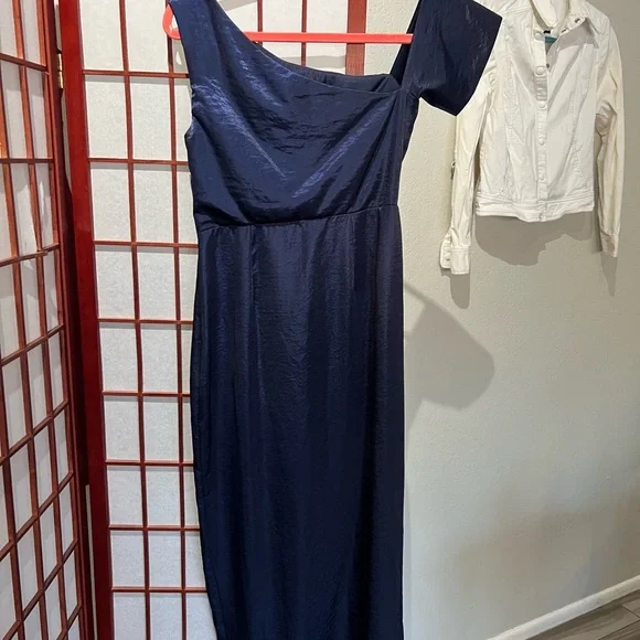 ASOS size 4 evening dress. Navy - Picture 5 of 8